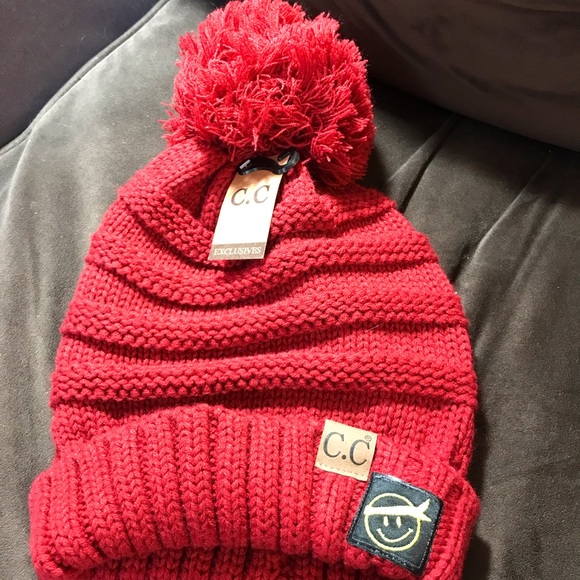NWT C.C exclusives pom beanie hat - Picture 1 of 7
